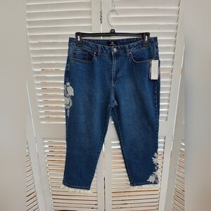 Curations Women's Embroidered Capri Size 14